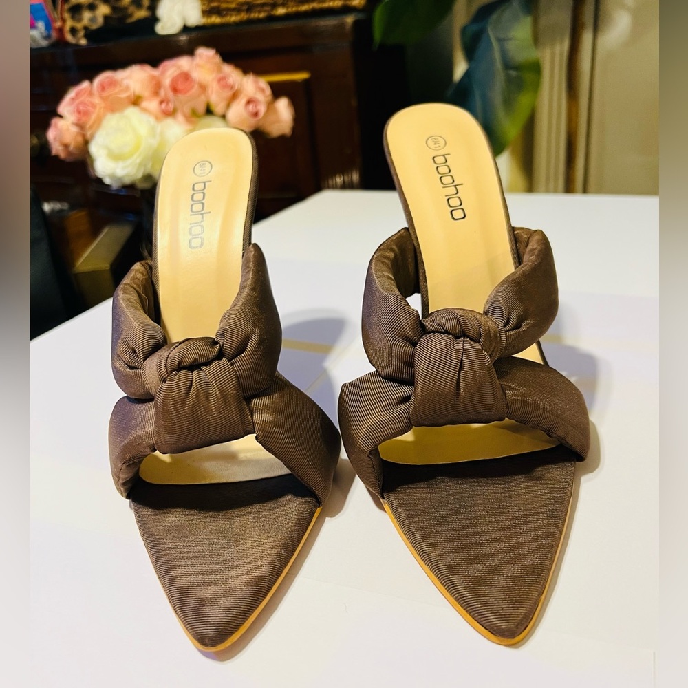 Boohoo Dark Brown/Chocolate Knotted Heels/Mules NWOT Size 8 - Picture 3 of 10